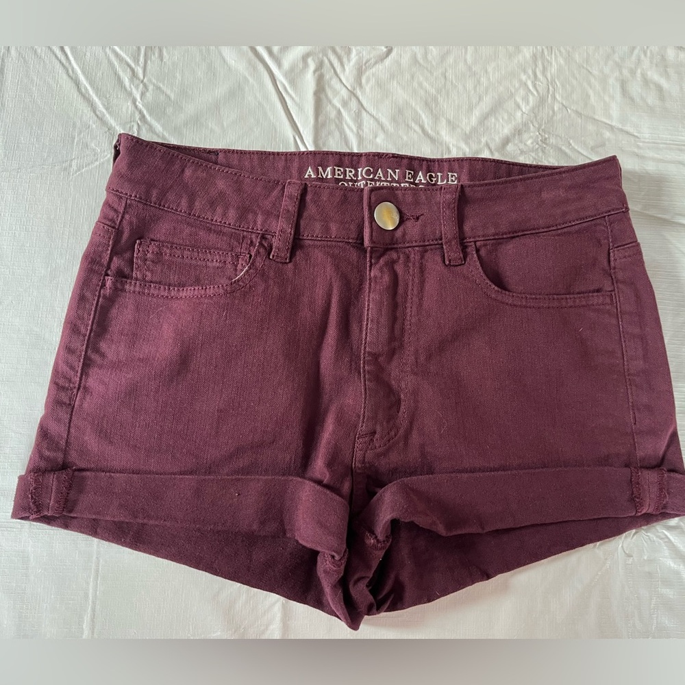 American Eagle maroon shorts in good condition.